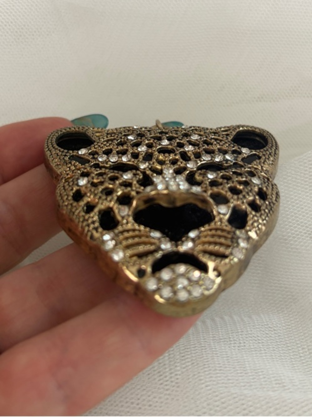 Gorgeous Rhinestone Leopard Pendant Black and Gold - Picture 3 of 8